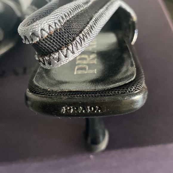Vintage Prada sandal with black and a little gray trim in size 5 - Picture 5 of 13